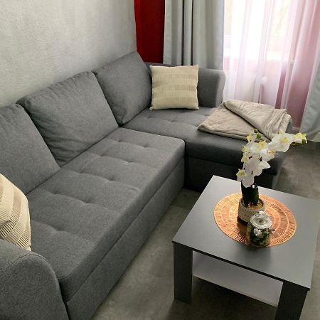 Exklusive Stadtwohnung Am Elbradweg: Best-Preis-Fewo Rathausblick 1 Fuer Max. 3 Pers. Inkl. Wlan, Prime Video & Self Check-In Wittenberge Exterior foto